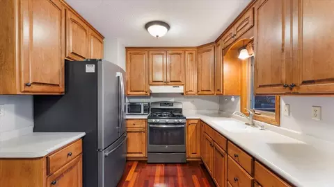 317 23rd St SE, Willmar, MN 56201 photo 2