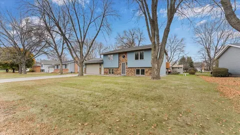 317 23rd St SE, Willmar, MN 56201
