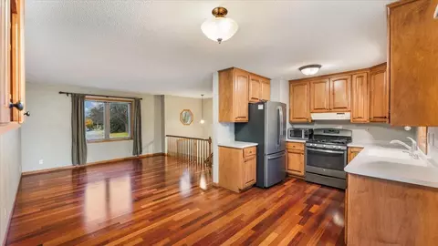 317 23rd St SE, Willmar, MN 56201 photo 5