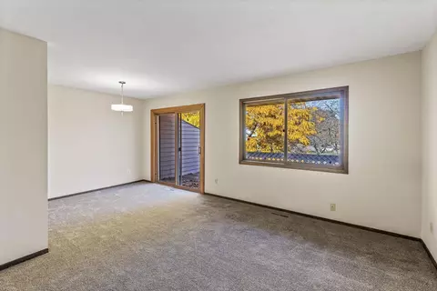 Living - 11136 Xavier Rd, Bloomington, MN 55437 photo 3 of 5