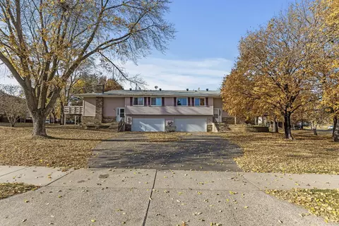 11136 Xavier Rd, Bloomington, MN 55437