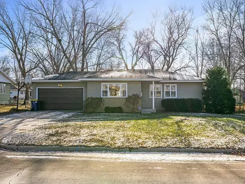1201 Home Pl, Faribault, MN 55021