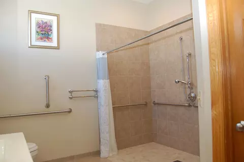 Bath - 11032 Preserve Cir N, Champlin, MN 55316 photo 2 of 4