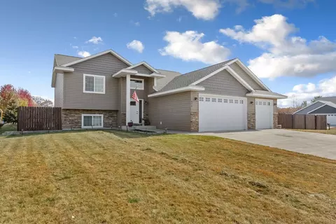 634 Turner Dr, Henderson, MN 56044