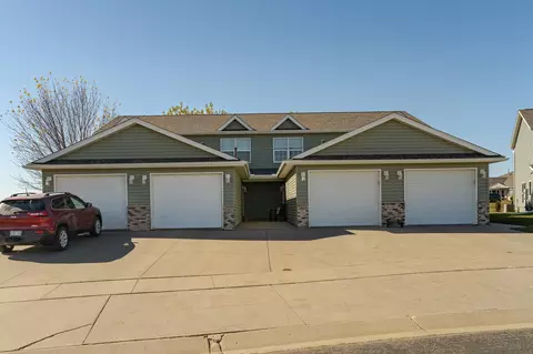1805 Daniel Ln NE, Stewartville, MN 55976