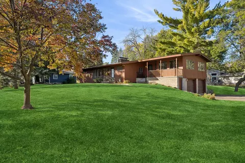 1201 Ingerson Rd, Arden Hills, MN 55112
