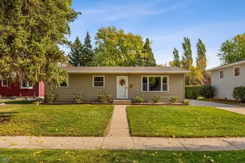 1906 18th St S, Moorhead, MN 56560
