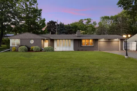 4808 Dunberry Ln, Edina, MN 55435