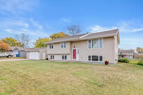 7122 Shad Ave, Centerville, MN 55038