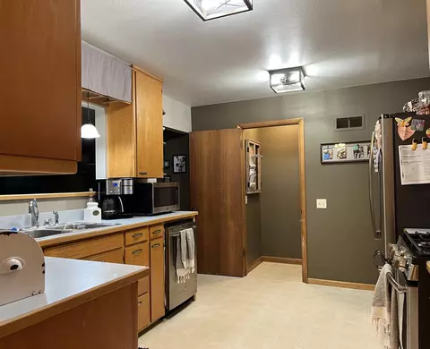 836 Highland Rd, Windom, MN 56101 photo 12