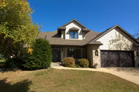 1518 Castle Dr, North Mankato, MN 56003