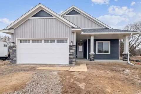 6353 Goodwin Ln, Wyoming, MN 55092