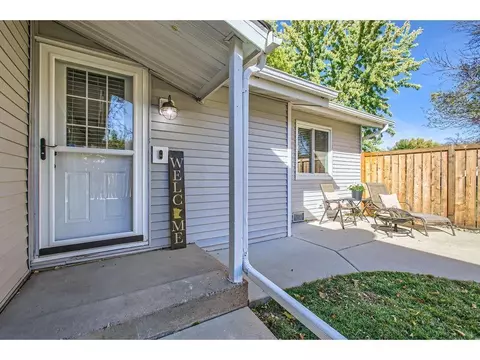 7784 Dunmore Rd, Woodbury, MN 55125