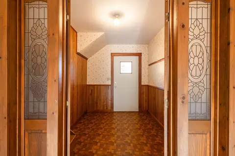 Entry Way - 13297 County 82, Eagle Bend, MN 56446 photo 1 of 2