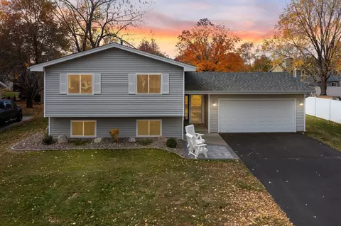 9851 Ives Ln N, Maple Grove, MN 55369