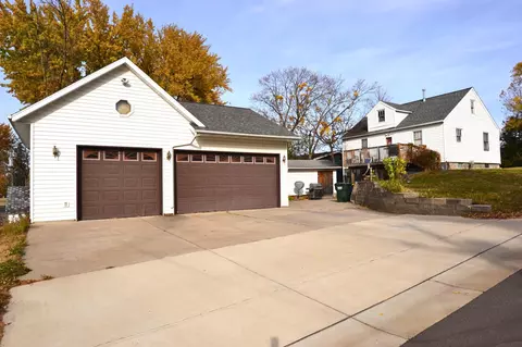 127 2nd Ave SW, Lonsdale, MN 55046