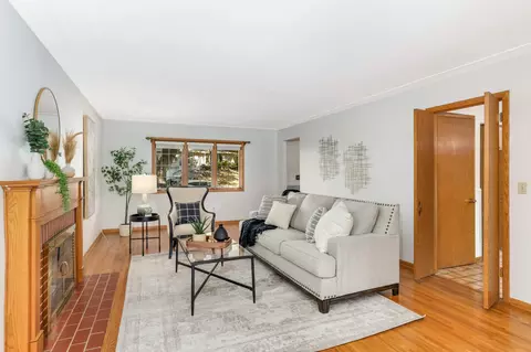 6312 Peacedale Ave, Edina, MN 55424 photo 4