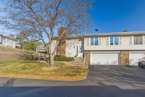 1741 W 140th St, Burnsville, MN 55337