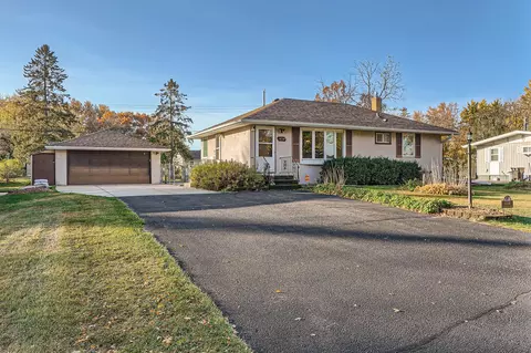 1438 Eldridge Ave E, Maplewood, MN 55109