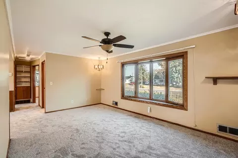 1438 Eldridge Ave E, Maplewood, MN 55109 photo 9
