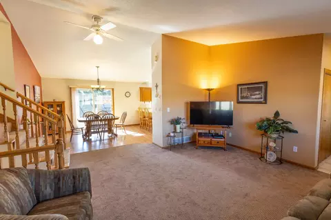 400 E Lyon St, Marshall, MN 56258 photo 2
