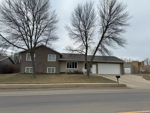 400 E Lyon St, Marshall, MN 56258 photo 37
