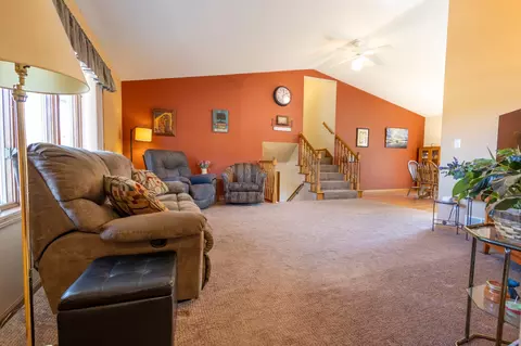 400 E Lyon St, Marshall, MN 56258 photo 3