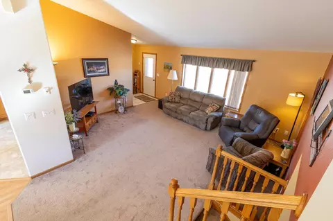 400 E Lyon St, Marshall, MN 56258 photo 5