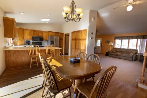 400 E Lyon St, Marshall, MN 56258 photo 7