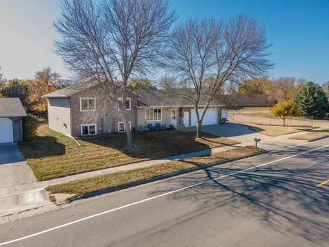 400 E Lyon St, Marshall, MN 56258 photo 30
