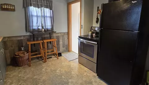 668 Collins Ave, Windom, MN 56101 photo 7