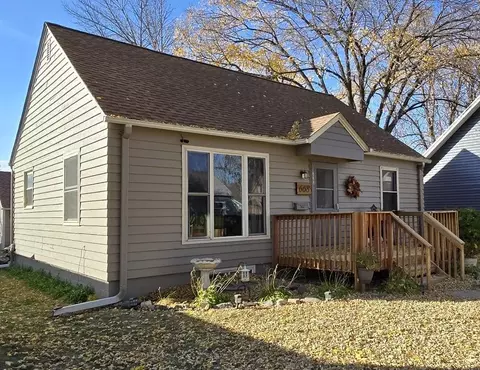 668 Collins Ave, Windom, MN 56101 photo 2