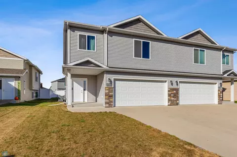 6011 59th St S, Fargo, ND 58104
