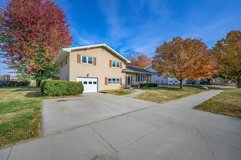705 Adams Ave, Fairmont, MN 56031