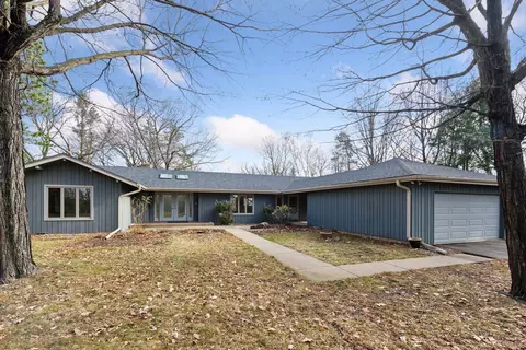 2504 Hillside Ln SW, Rochester, MN 55902