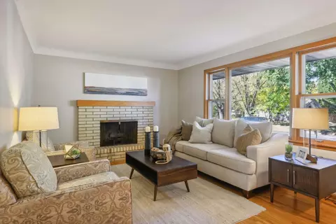 1792 Stanbridge Ave, Roseville, MN 55113