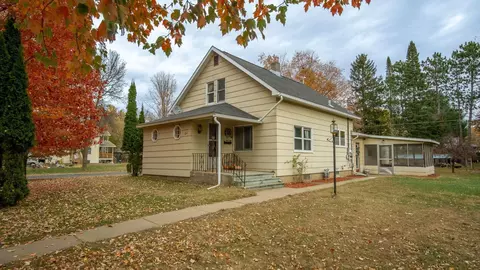 102 14th St SE, Menomonie, WI 54751