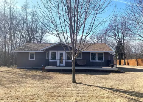 198 Lake Ave S, Spicer, MN 56288