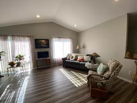 255 8th St NE, Plainview, MN 55964 photo 5