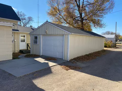 223 2nd St E, Morgan, MN 56266 photo 2