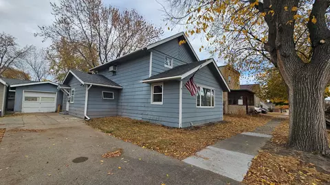 718 5th St S, Sauk Centre, MN 56378