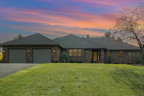3690 Birchpond Pl, Eagan, MN 55122