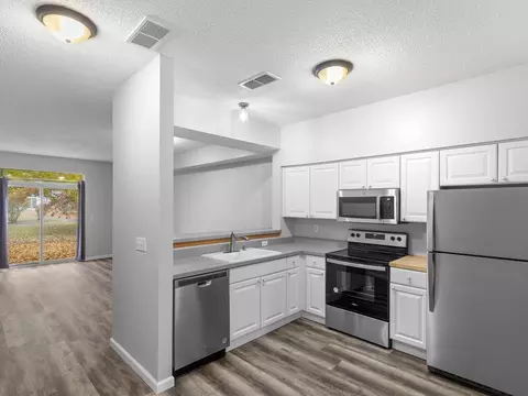 4189 Running Brook Rd #2404, Eagan, MN 55122