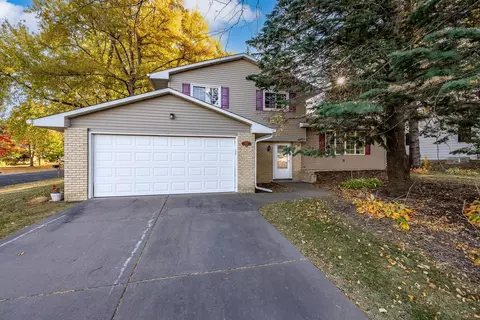 1081 Cedarwood Dr, Woodbury, MN 55125