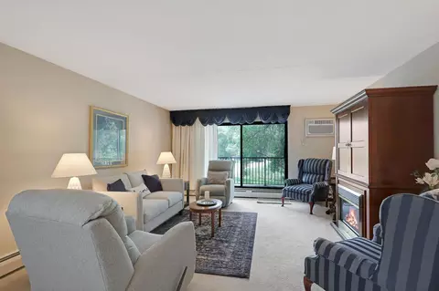 10511 Cedar Lake Rd #301, Minnetonka, MN 55305