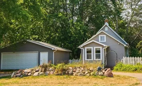 3330 Centerville Rd, Vadnais Heights, MN 55127