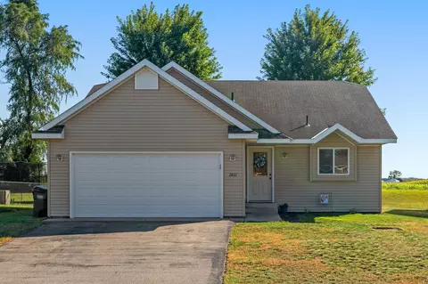 1611 Forest Glen Cir, Saint Augusta, MN 56301
