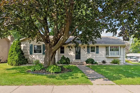 4749 Winnetka Ave N, New Hope, MN 55428
