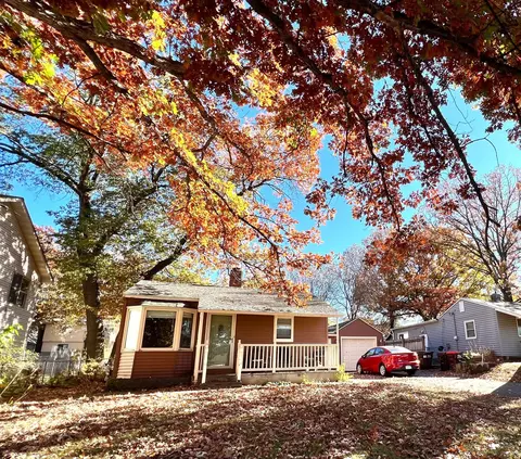 645 Goodview Ave N, Oakdale, MN 55128