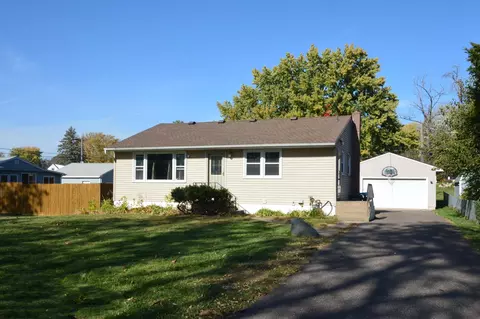 2331 12th Ave E, North Saint Paul, MN 55109